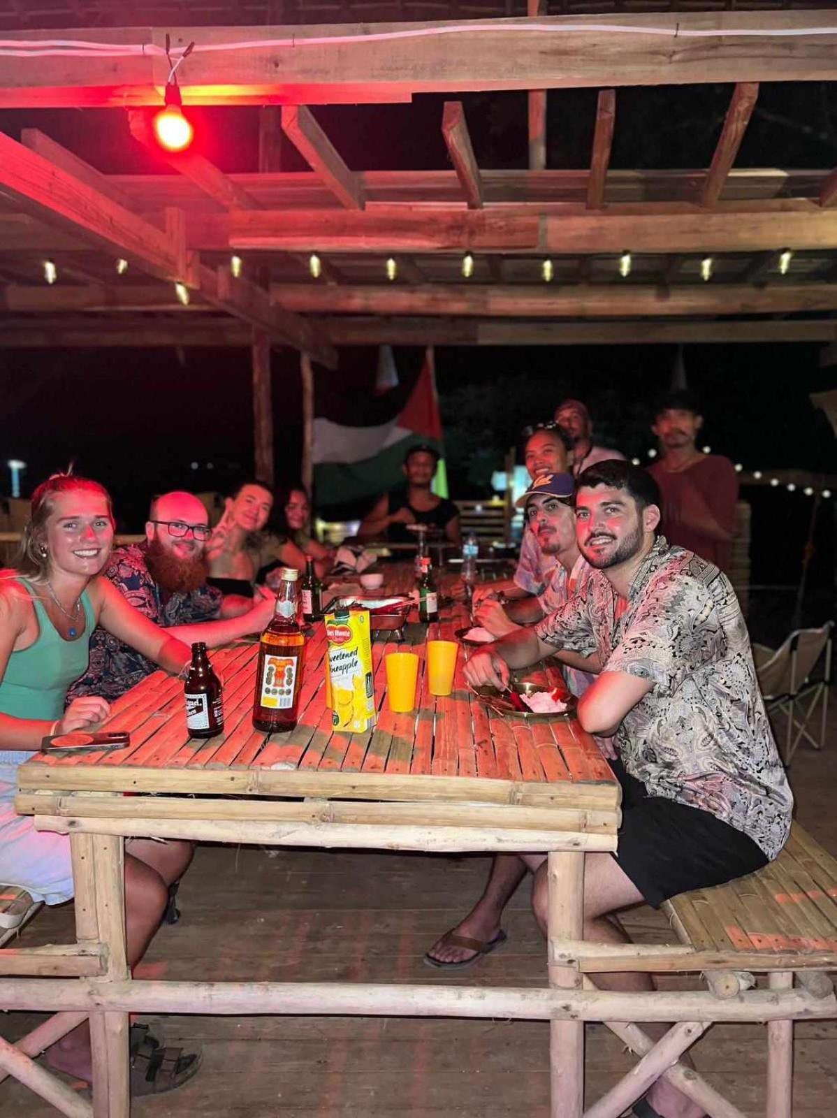 Oia Beach Hostel - El Nido Luaran gambar